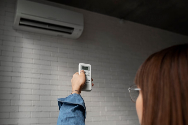 Klimatyzacja z funkcją grzania – czy to się opłaca zamiast dodatkowego ogrzewania?